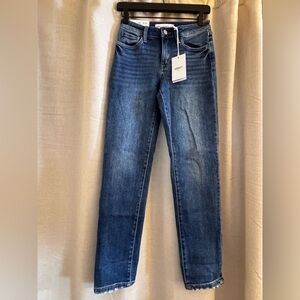 Vervet Blue Women’s jeans Patti Midrise Boyfriend fit Size 24